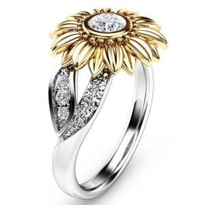 18K YELLOW & WHITE GOLD DIAMOND SUNFLOWER RING, CUTE RING, SHINY RING.